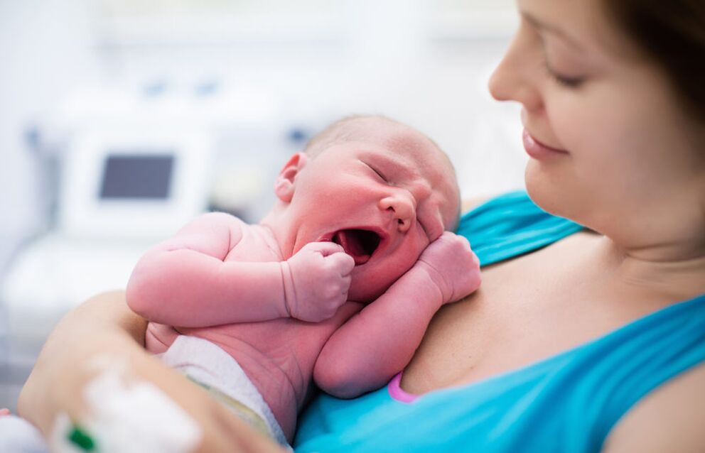 The human papillomavirus is transmitted from mother to child during childbirth